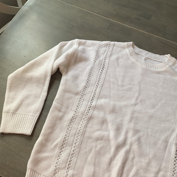 Soft white sweater - Picture 2 of 4